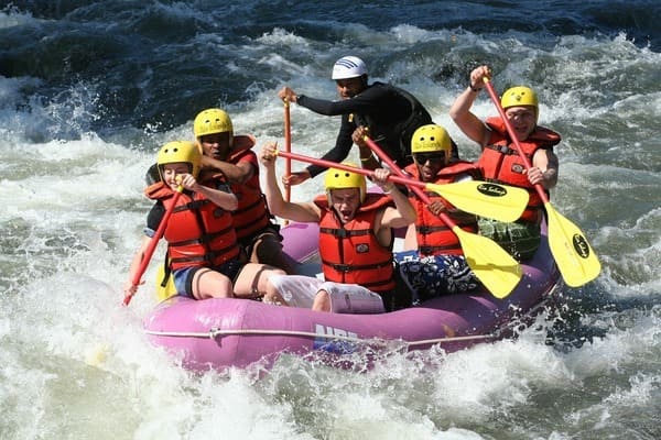 Rafting auf der Isar beim Junggesellenabschied München