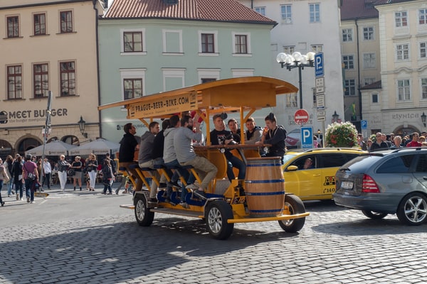 Bier Bike und Party Bike beim Junggesellenabschied Prag